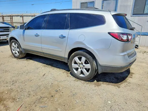 1GNKRGKD1HJ206206 2017 CHEVROLET TRAVERSE - Image 2