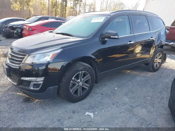 1GNKRGKD1HJ207498 2017 CHEVROLET TRAVERSE - Image 2