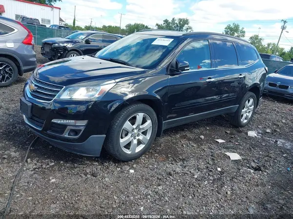 1GNKRGKD1HJ235284 2017 CHEVROLET TRAVERSE - Image 2
