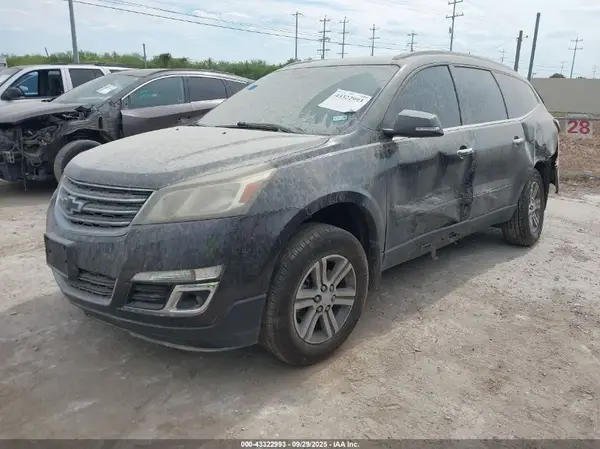 1GNKRGKD1HJ238959 2017 CHEVROLET TRAVERSE - Image 2