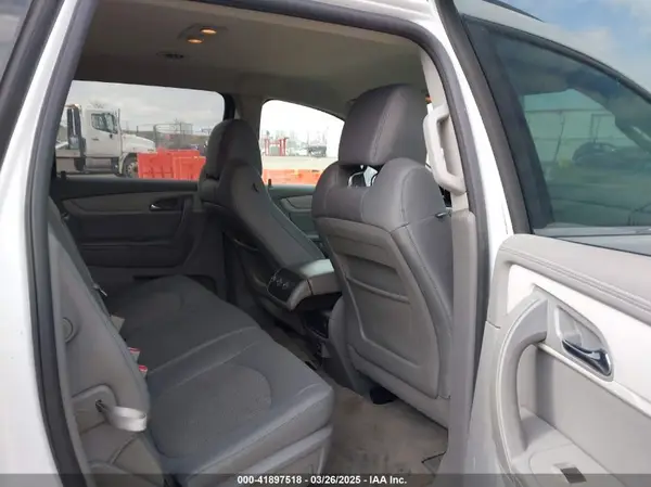 1GNKRGKD1HJ261691 2017 CHEVROLET TRAVERSE - Image 8