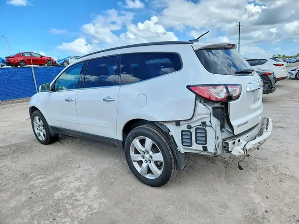 1GNKRGKD1HJ319041 2017 CHEVROLET TRAVERSE - Image 2
