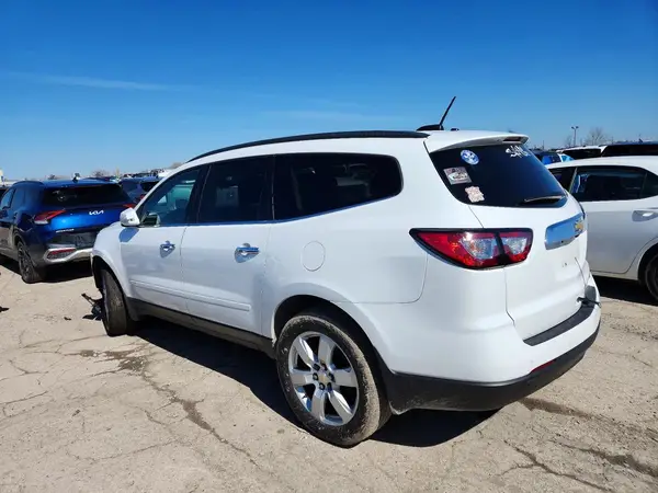 1GNKRGKD1HJ327284 2017 CHEVROLET TRAVERSE - Image 2