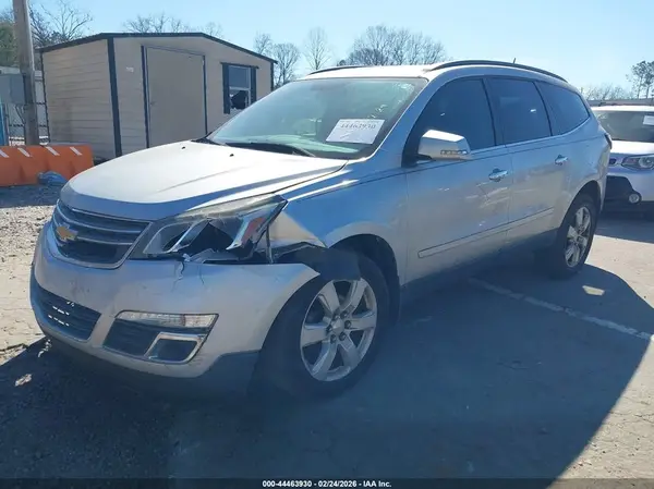 1GNKRGKD1HJ335014 2017 CHEVROLET TRAVERSE - Image 2