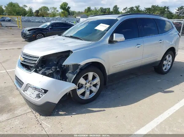 1GNKRGKD1HJ337779 2017 CHEVROLET TRAVERSE - Image 2