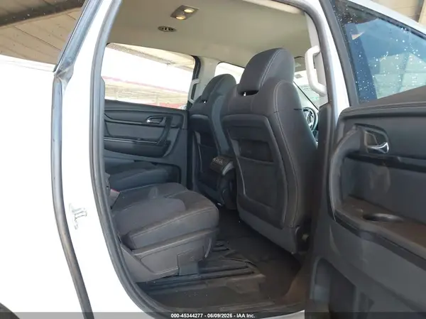1GNKRGKD2HJ106115 2017 CHEVROLET TRAVERSE - Image 8