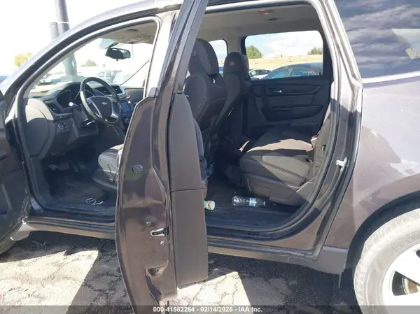1GNKRGKD2HJ107622 2017 CHEVROLET TRAVERSE - Image 8
