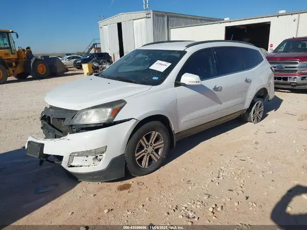 1GNKRGKD2HJ120323 2017 CHEVROLET TRAVERSE - Image 2