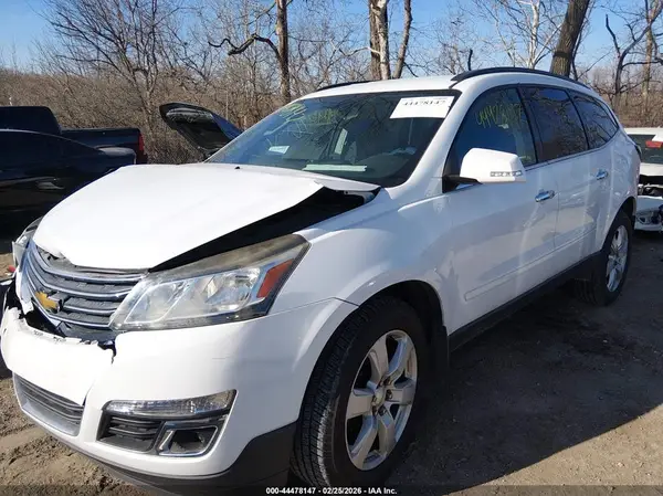 1GNKRGKD2HJ124257 2017 CHEVROLET TRAVERSE - Image 2
