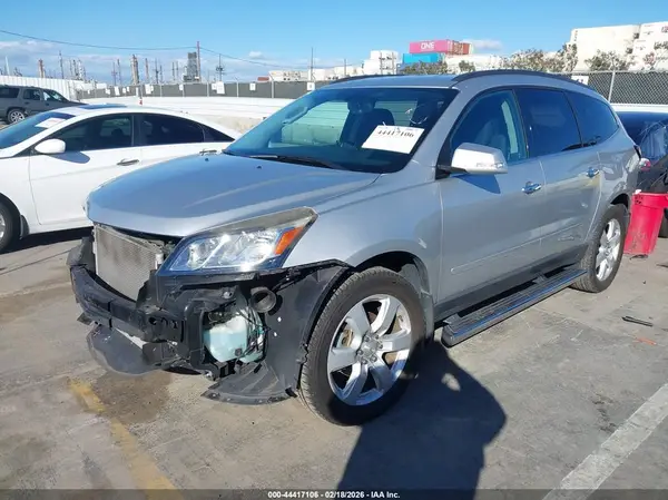 1GNKRGKD2HJ181946 2017 CHEVROLET TRAVERSE - Image 2