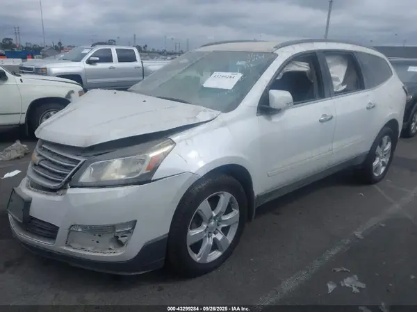 1GNKRGKD2HJ187505 2017 CHEVROLET TRAVERSE - Image 2
