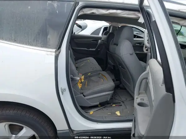 1GNKRGKD2HJ187505 2017 CHEVROLET TRAVERSE - Image 8