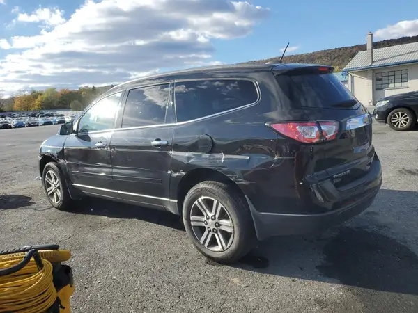 1GNKRGKD2HJ194258 2017 CHEVROLET TRAVERSE - Image 2