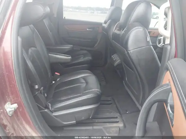 1GNKRGKD2HJ205761 2017 CHEVROLET TRAVERSE - Image 8