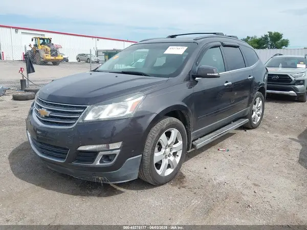 1GNKRGKD2HJ227064 2017 CHEVROLET TRAVERSE - Image 2