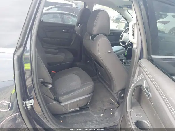 1GNKRGKD2HJ243071 2017 CHEVROLET TRAVERSE - Image 8