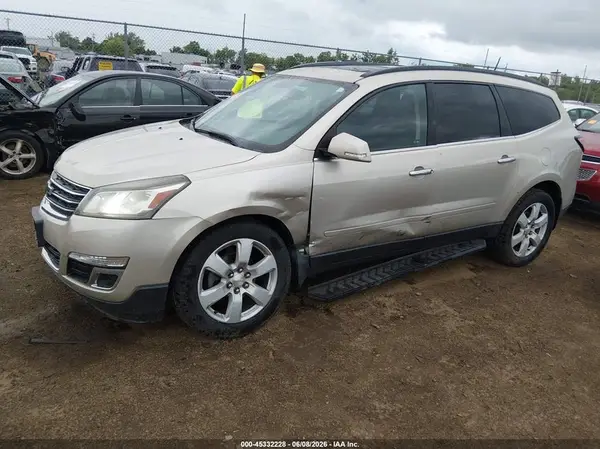 1GNKRGKD2HJ255379 2017 CHEVROLET TRAVERSE - Image 2