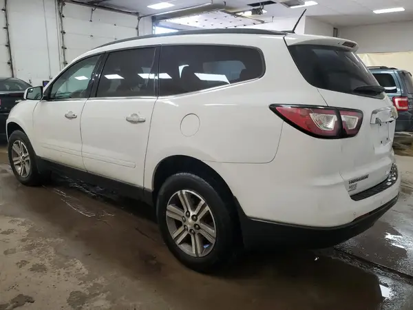 1GNKRGKD2HJ257987 2017 CHEVROLET TRAVERSE - Image 2