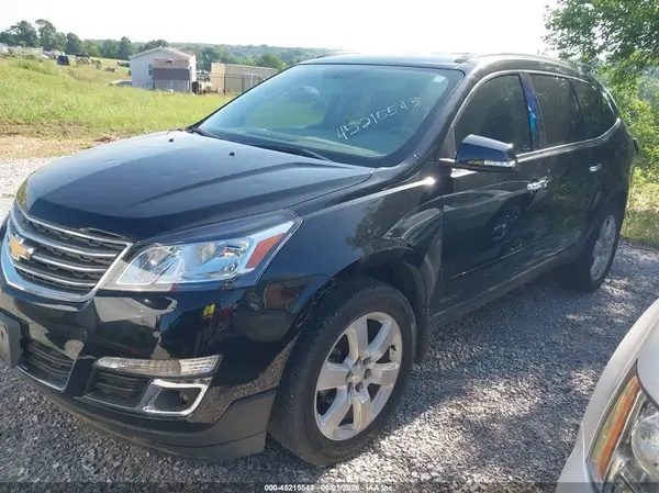 1GNKRGKD2HJ259173 2017 CHEVROLET TRAVERSE - Image 2