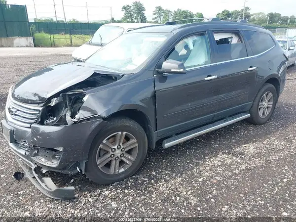 1GNKRGKD2HJ330081 2017 CHEVROLET TRAVERSE - Image 2