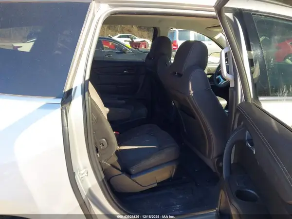 1GNKRGKD2HJ342604 2017 CHEVROLET TRAVERSE - Image 8