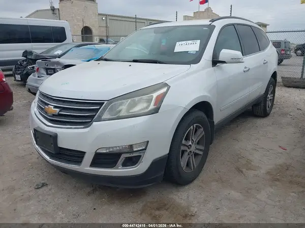 1GNKRGKD2HJ344028 2017 CHEVROLET TRAVERSE - Image 2
