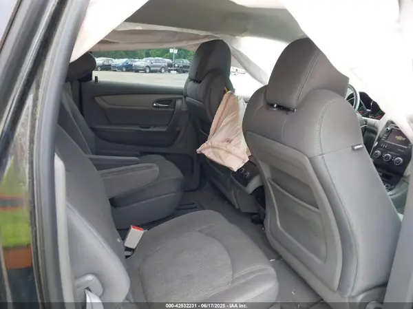 1GNKRGKD3HJ105927 2017 CHEVROLET TRAVERSE - Image 8