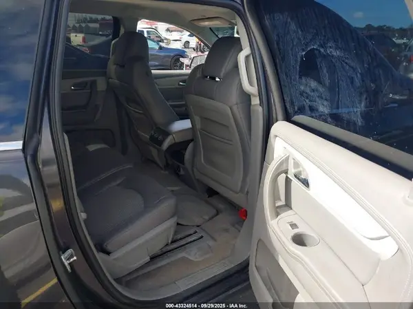 1GNKRGKD3HJ121206 2017 CHEVROLET TRAVERSE - Image 8