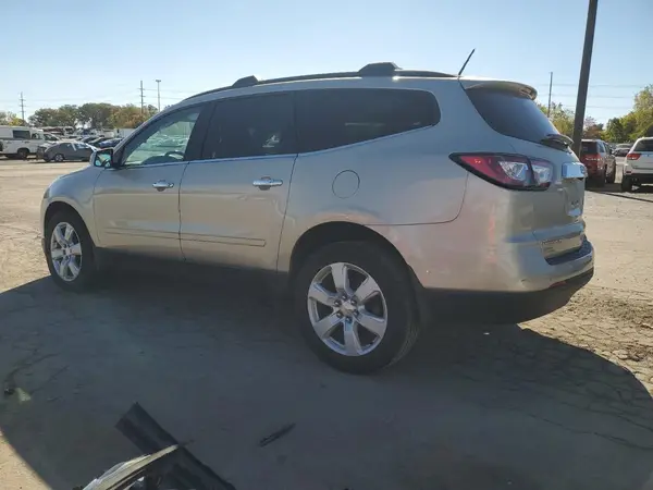 1GNKRGKD3HJ125398 2017 CHEVROLET TRAVERSE - Image 2