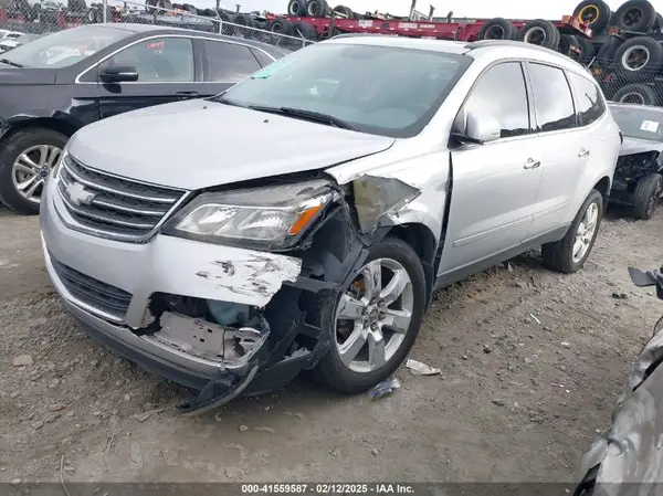 1GNKRGKD3HJ147658 2017 CHEVROLET TRAVERSE - Image 2