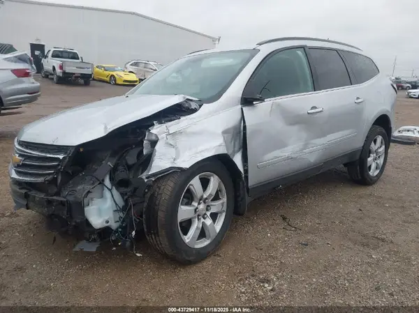 1GNKRGKD3HJ162631 2017 CHEVROLET TRAVERSE - Image 2