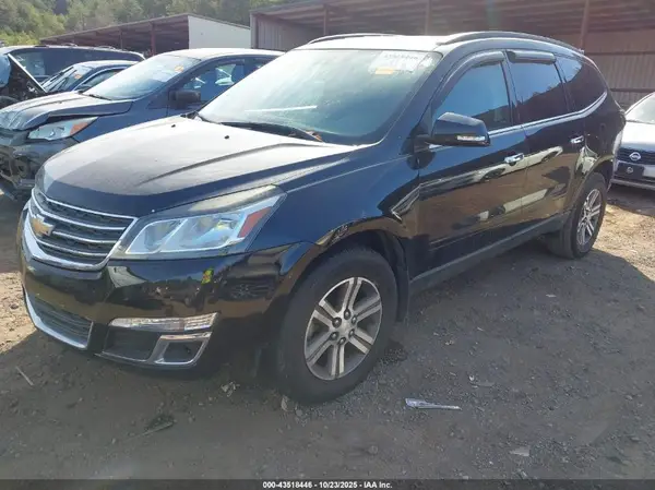 1GNKRGKD3HJ205526 2017 CHEVROLET TRAVERSE - Image 2