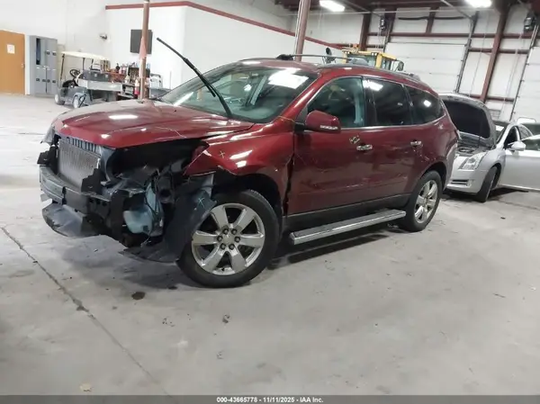 1GNKRGKD3HJ230894 2017 CHEVROLET TRAVERSE - Image 2