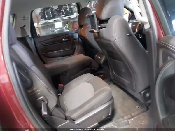 1GNKRGKD3HJ230894 2017 CHEVROLET TRAVERSE - Image 8
