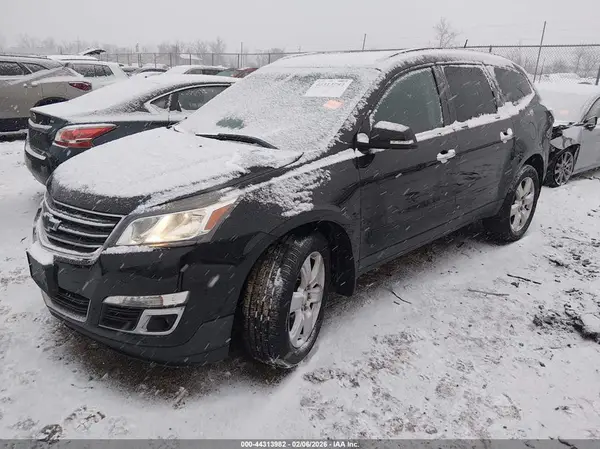 1GNKRGKD3HJ260333 2017 CHEVROLET TRAVERSE - Image 2