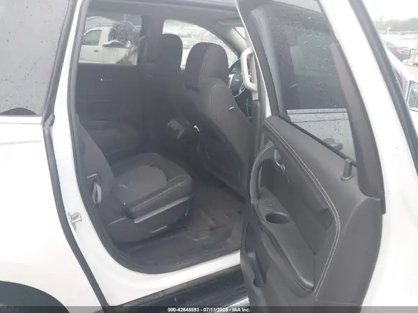 1GNKRGKD3HJ261031 2017 CHEVROLET TRAVERSE - Image 8