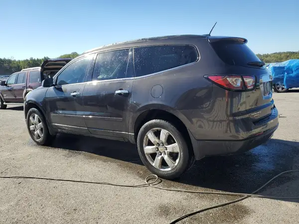 1GNKRGKD3HJ261305 2017 CHEVROLET TRAVERSE - Image 2
