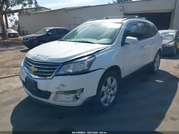 1GNKRGKD3HJ263345 2017 CHEVROLET TRAVERSE - Image 2