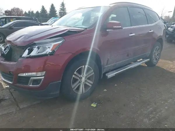 1GNKRGKD3HJ303102 2017 CHEVROLET TRAVERSE - Image 2