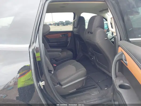 1GNKRGKD3HJ311913 2017 CHEVROLET TRAVERSE - Image 8