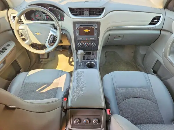 1GNKRGKD3HJ320661 2017 CHEVROLET TRAVERSE - Image 8
