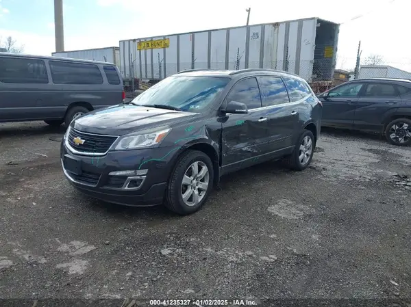 1GNKRGKD3HJ324693 2017 CHEVROLET TRAVERSE - Image 2