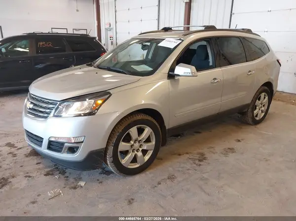1GNKRGKD3HJ336830 2017 CHEVROLET TRAVERSE - Image 2