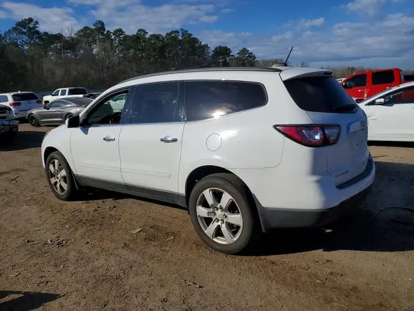 1GNKRGKD3HJ345723 2017 CHEVROLET TRAVERSE - Image 2