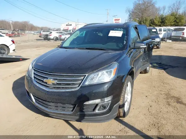 1GNKRGKD3HJ346841 2017 CHEVROLET TRAVERSE - Image 2