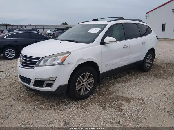 1GNKRGKD3HJ349478 2017 CHEVROLET TRAVERSE - Image 2