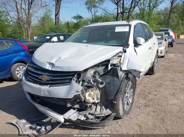 1GNKRGKD3HJ350193 2017 CHEVROLET TRAVERSE - Image 2