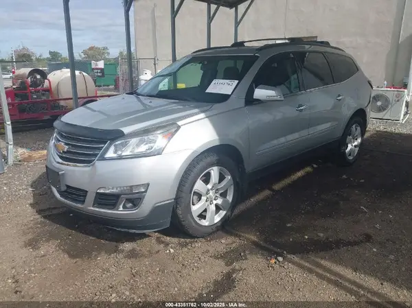 1GNKRGKD3HJ353272 2017 CHEVROLET TRAVERSE - Image 2