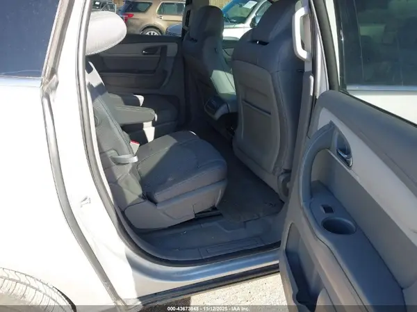 1GNKRGKD4HJ101286 2017 CHEVROLET TRAVERSE - Image 8