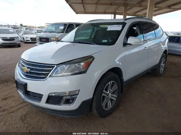 1GNKRGKD4HJ137432 2017 CHEVROLET TRAVERSE - Image 2